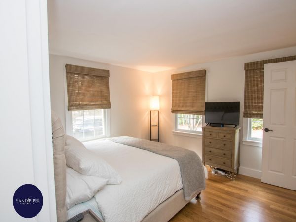 Cape Cod Home 995101