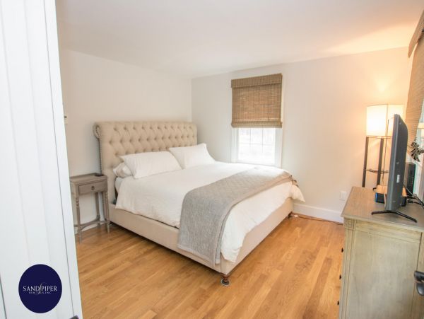 Cape Cod Home 995101