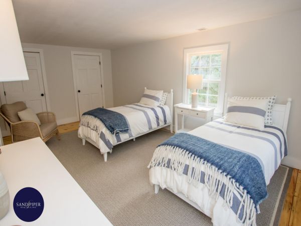 Cape Cod Home 995101
