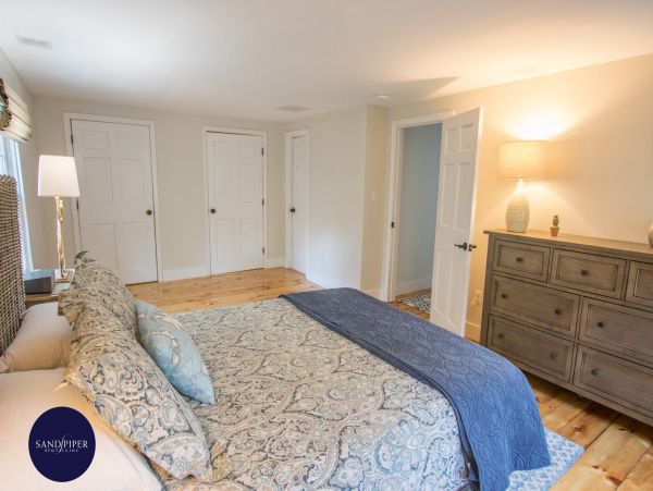 Cape Cod Home 995101