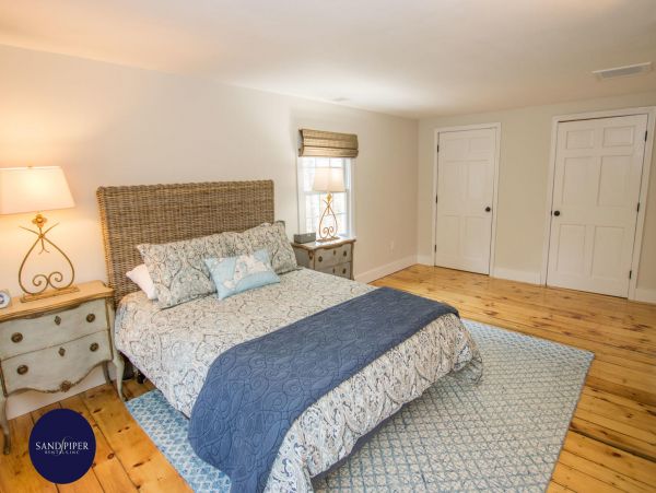 Cape Cod Home 995101