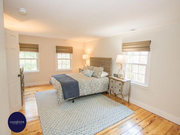 Cape Cod Home 995101