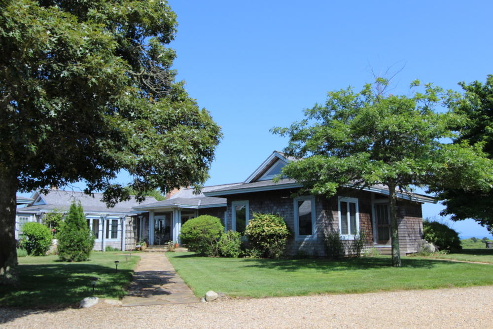 Cape Cod Home 995102