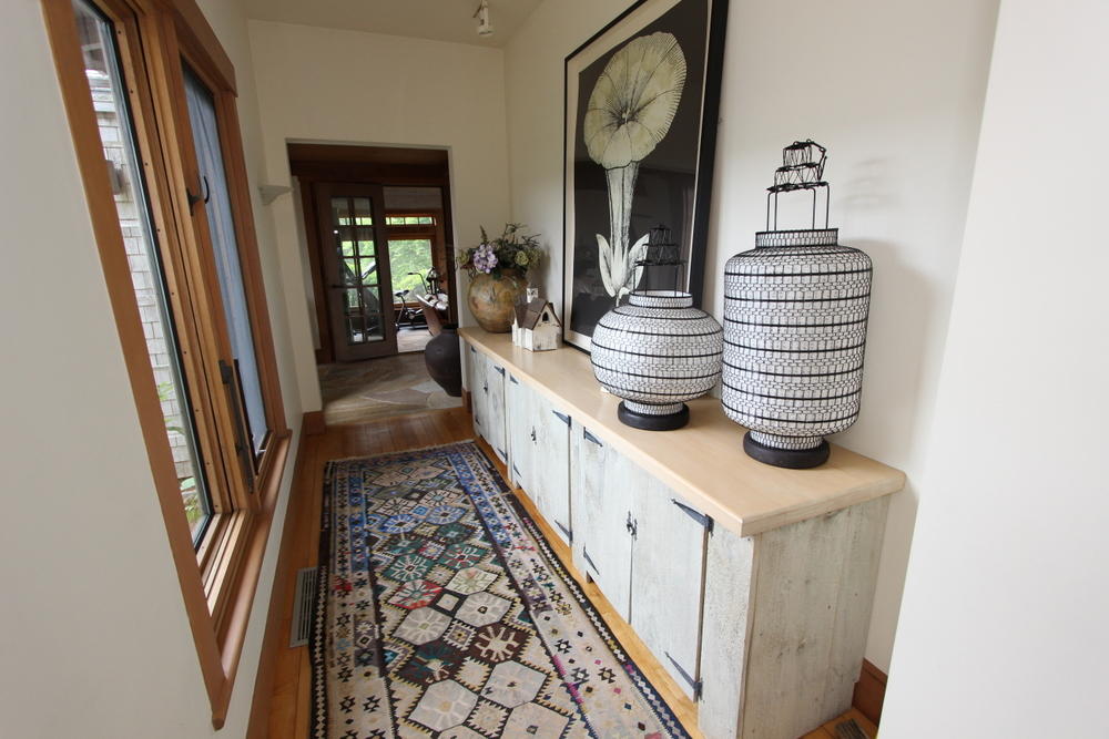 Cape Cod Home 995102