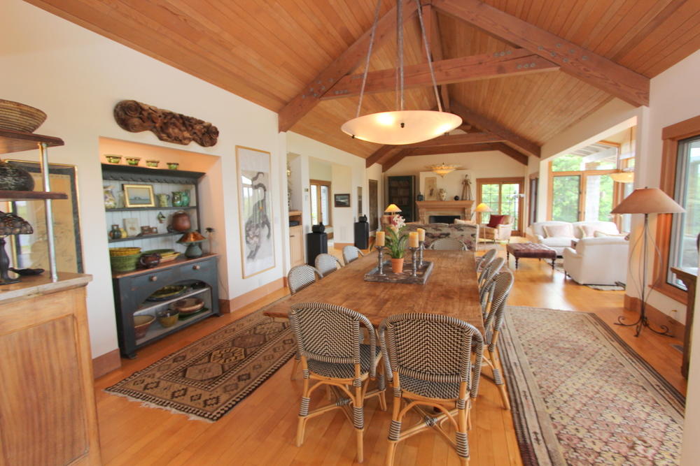 Cape Cod Home 995102