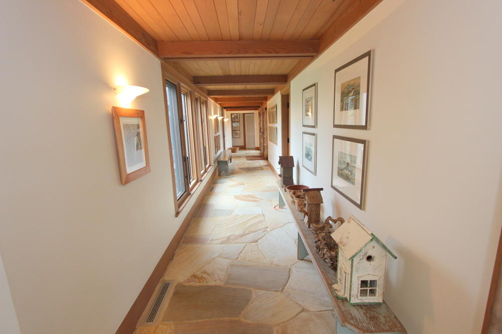 Cape Cod Home 995102