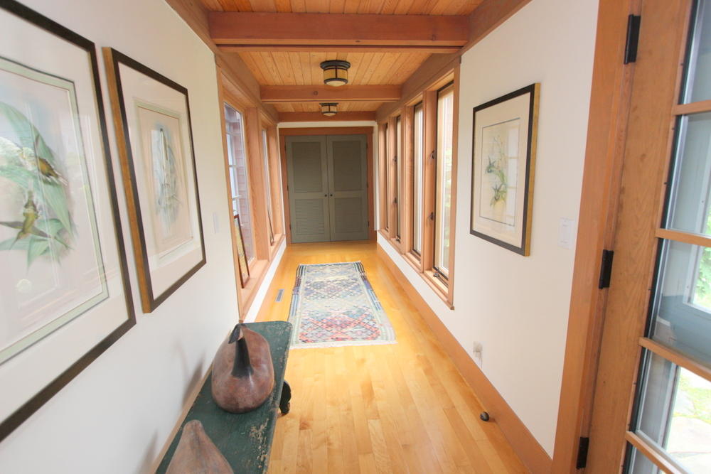 Cape Cod Home 995102