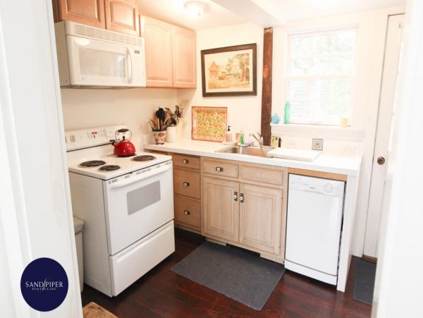Cape Cod Home 995104