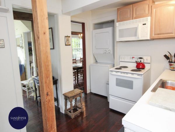 Cape Cod Home 995104