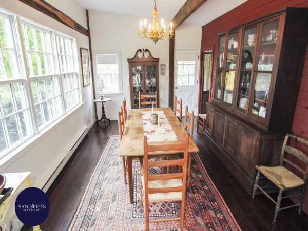 Cape Cod Home 995104