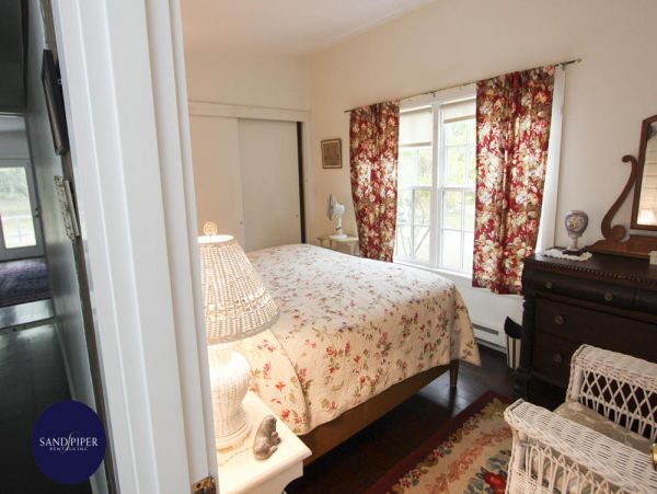 Cape Cod Home 995104
