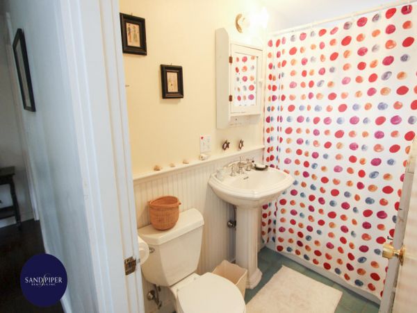 Cape Cod Home 995104