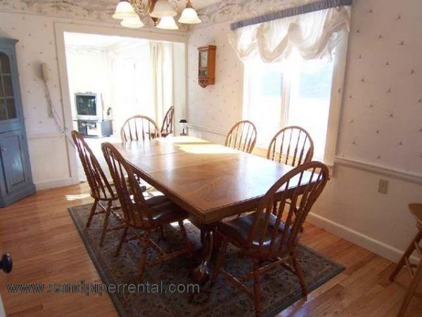 Cape Cod Home 995105