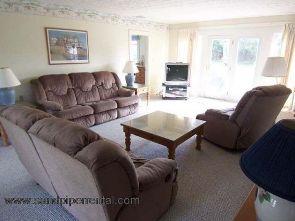 Cape Cod Home 995105