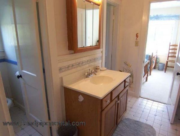Cape Cod Home 995105