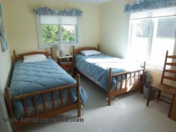 Cape Cod Home 995105