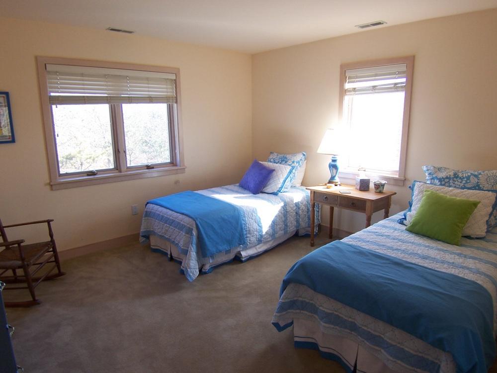 Cape Cod Home 995106