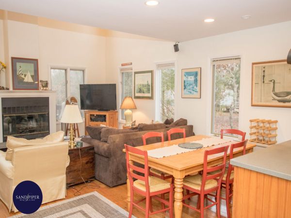 Cape Cod Home 995107