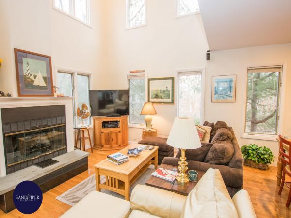 Cape Cod Home 995107