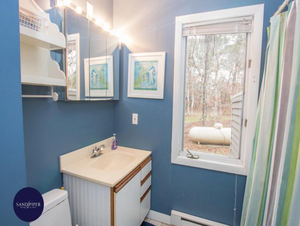 Cape Cod Home 995107
