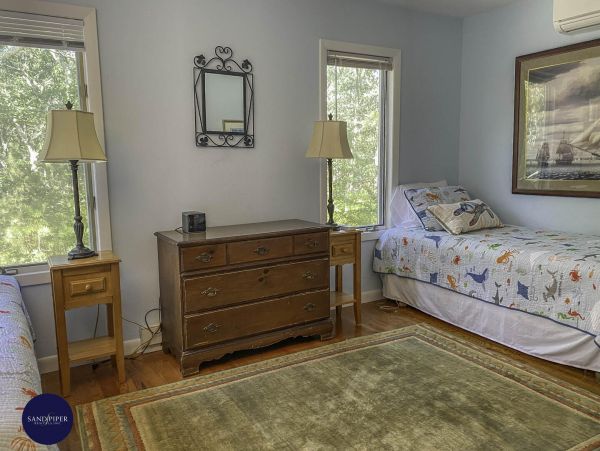 Cape Cod Home 995107