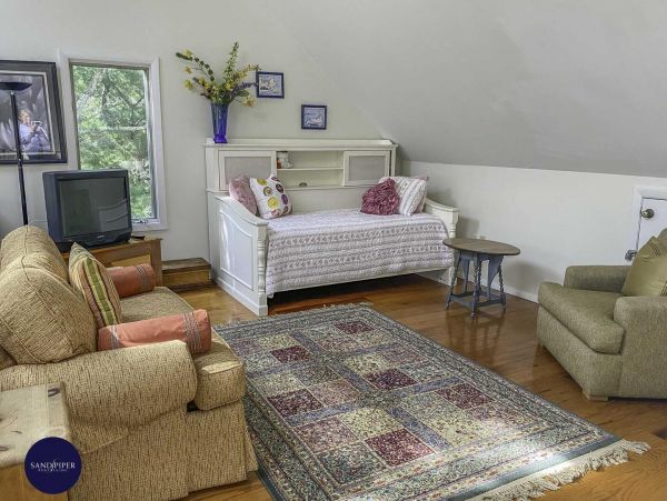 Cape Cod Home 995107