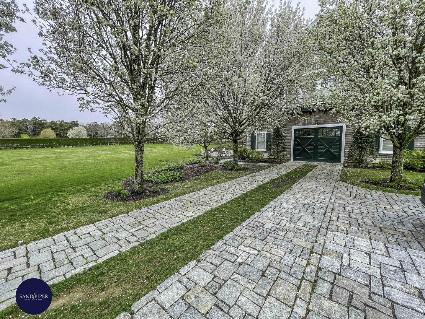Cape Cod Home 995108