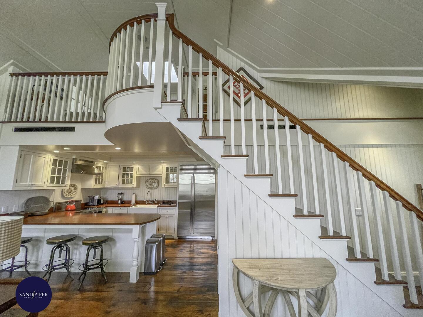 Cape Cod Home 995108