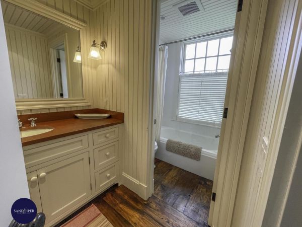 Cape Cod Home 995108