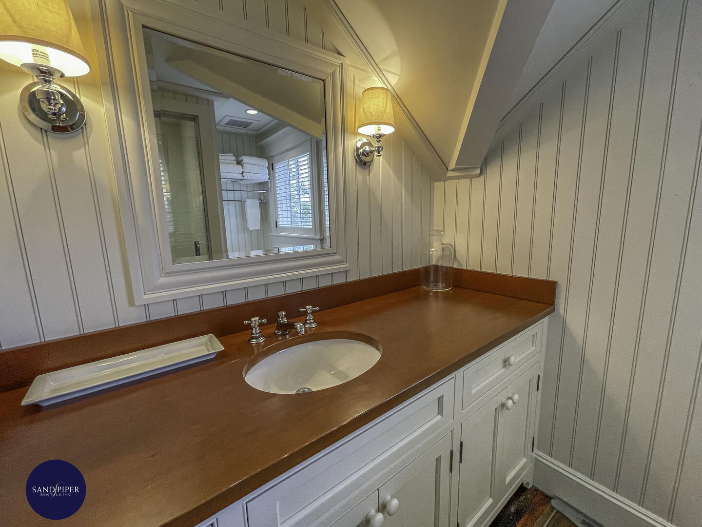 Cape Cod Home 995108