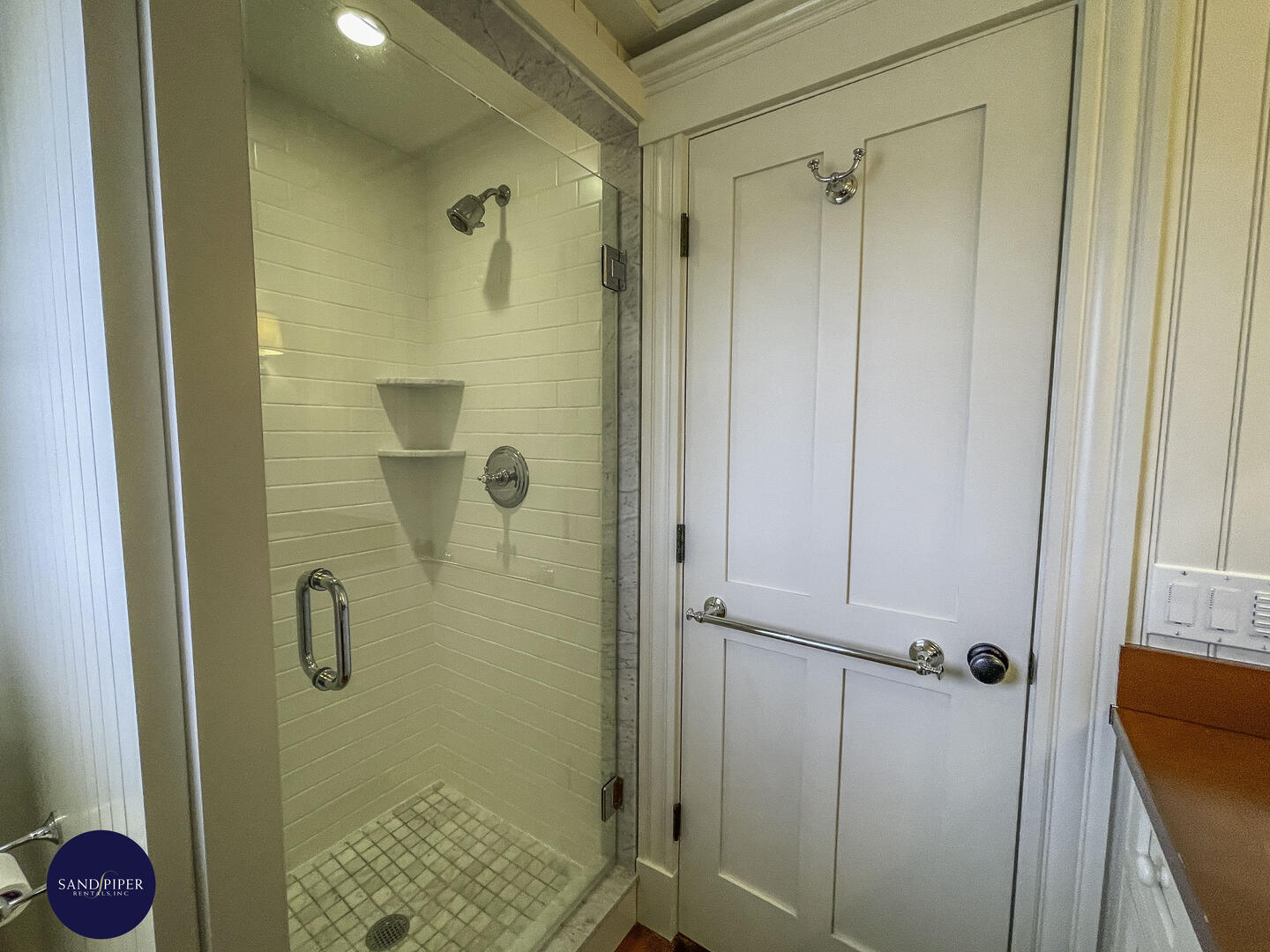 Cape Cod Home 995108