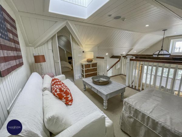 Cape Cod Home 995108