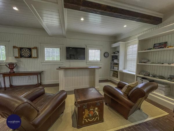 Cape Cod Home 995108