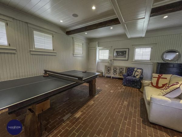 Cape Cod Home 995108