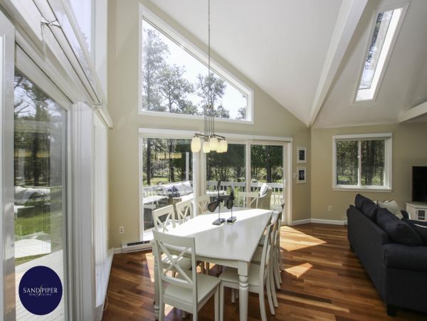 Cape Cod Home 995109