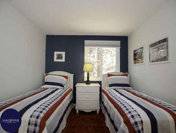Cape Cod Home 995109