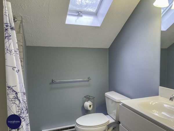 Cape Cod Home 995109