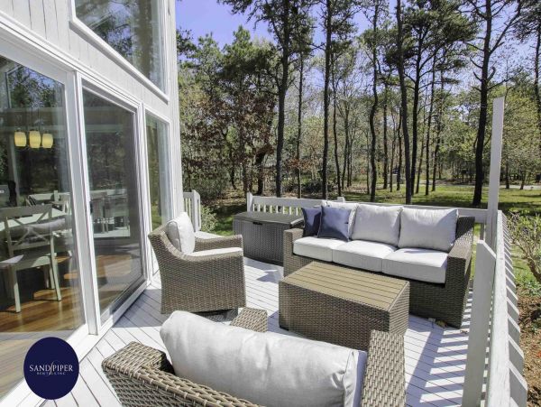Cape Cod Home 995109