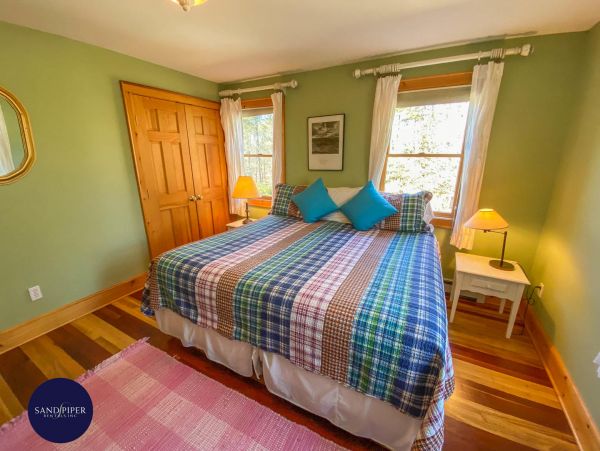 Cape Cod Home 995110