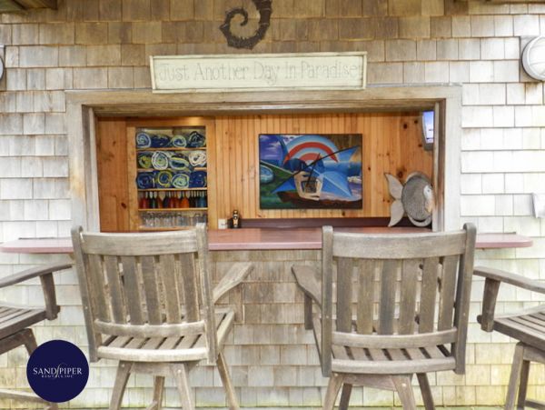 Cape Cod Home 995110