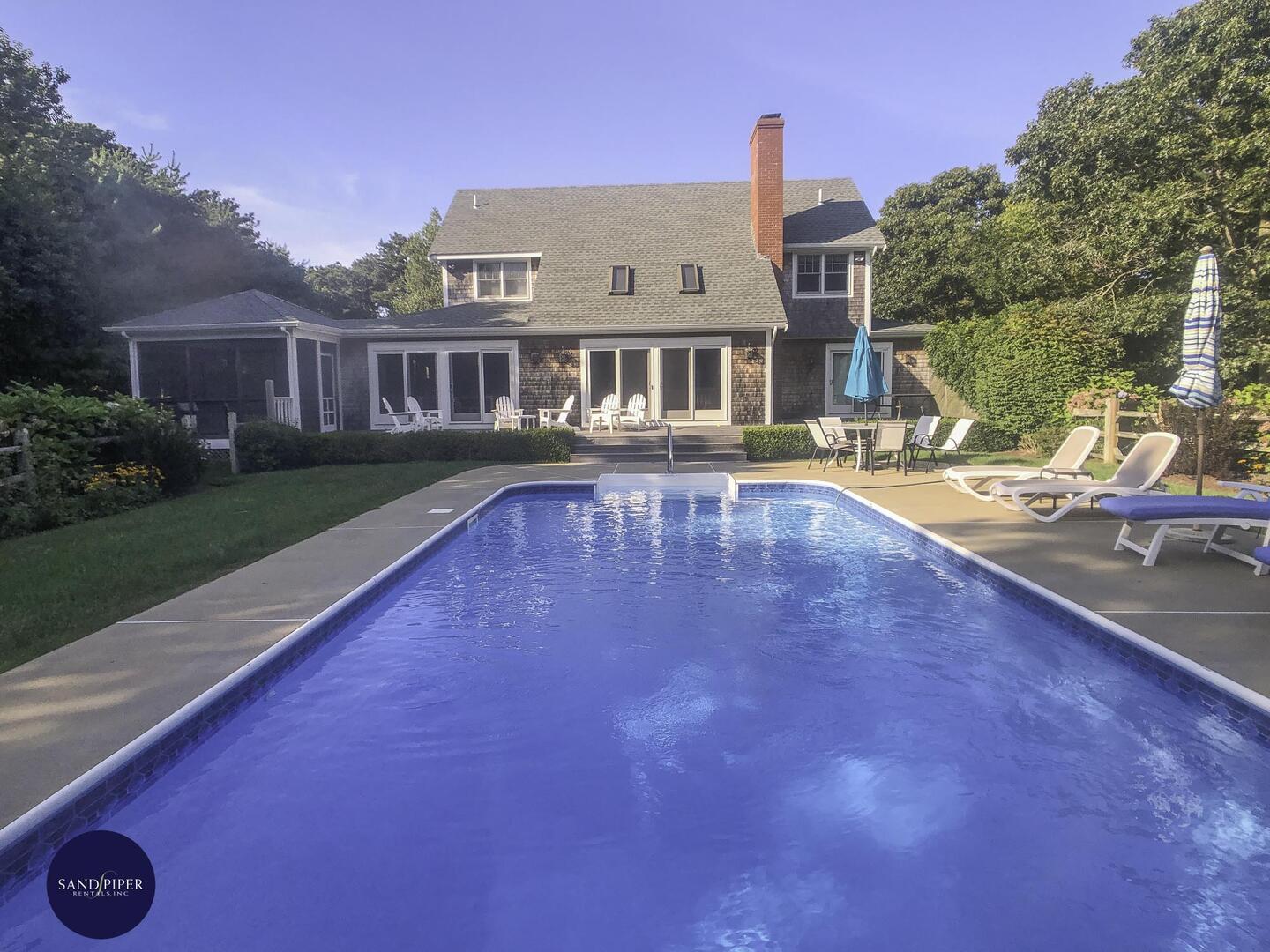 Cape Cod Home 995111