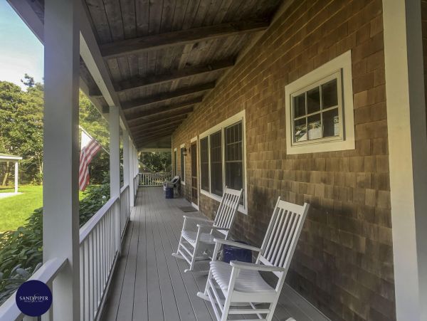 Cape Cod Home 995111