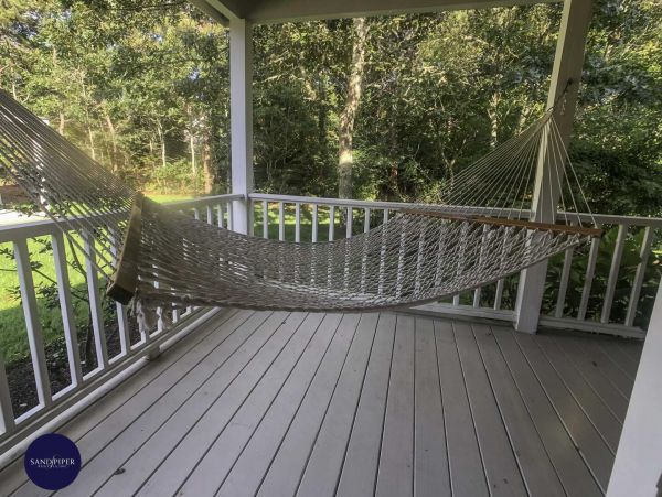 Cape Cod Home 995111