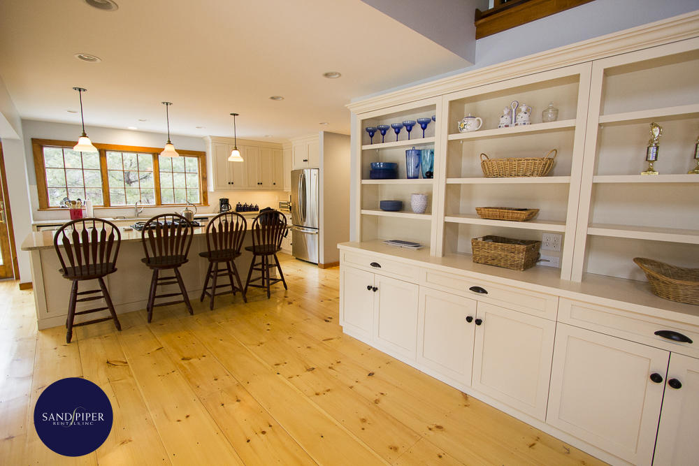 Cape Cod Home 995111