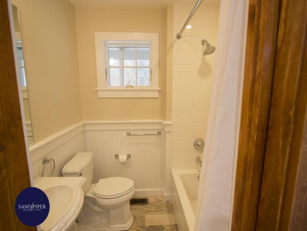 Cape Cod Home 995111