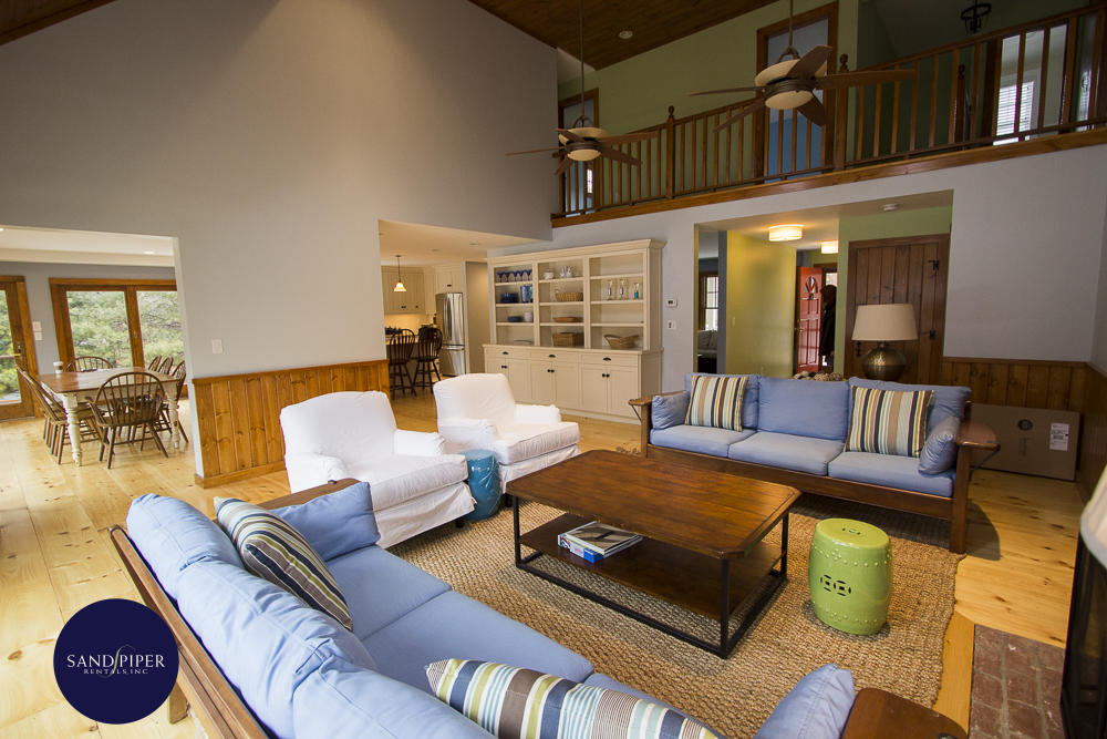 Cape Cod Home 995111