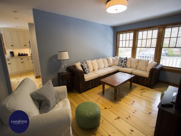 Cape Cod Home 995111
