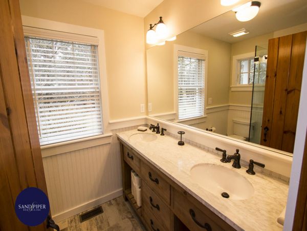 Cape Cod Home 995111
