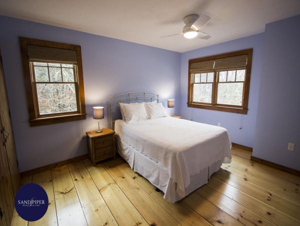 Cape Cod Home 995111