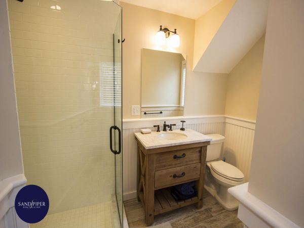 Cape Cod Home 995111